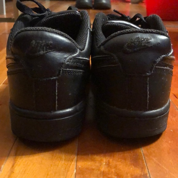 Nike black sneakers - Picture 3 of 5